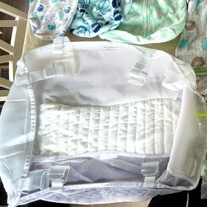 NWOT Halo infant bassinet insert